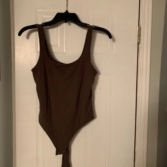 Top - Picture 2 of 2